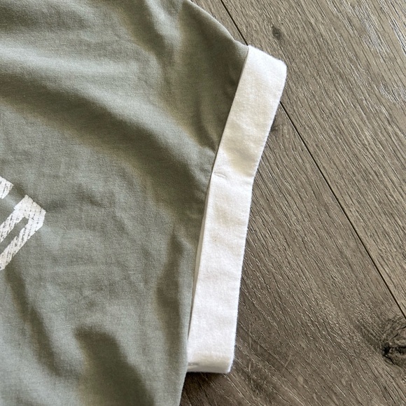 Disney Parks Disneyland Graphic Tee Women’s Small - Picture 4 of 8